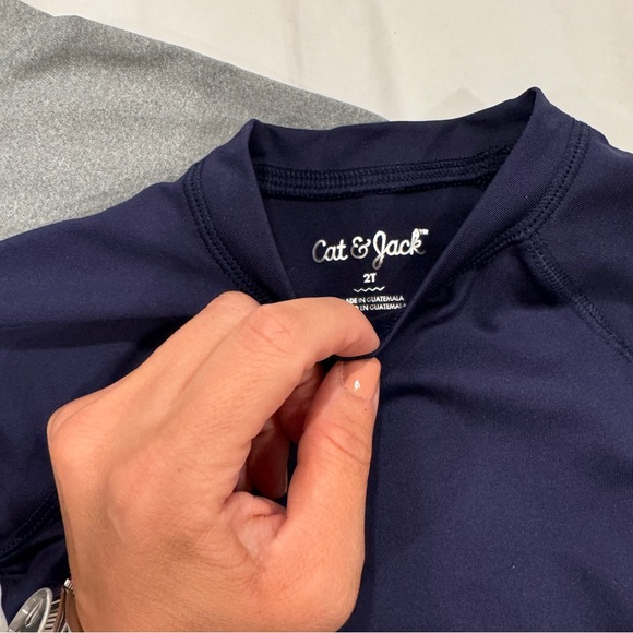 Cat & Jack - Set of 2 Rashguards - 2T - Picture 3 of 4